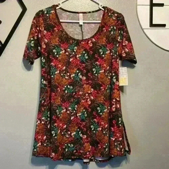 ❤️ LuLaRoe Feather Print Perfect T Size XXS Has Side Slits - Picture 1 of 7